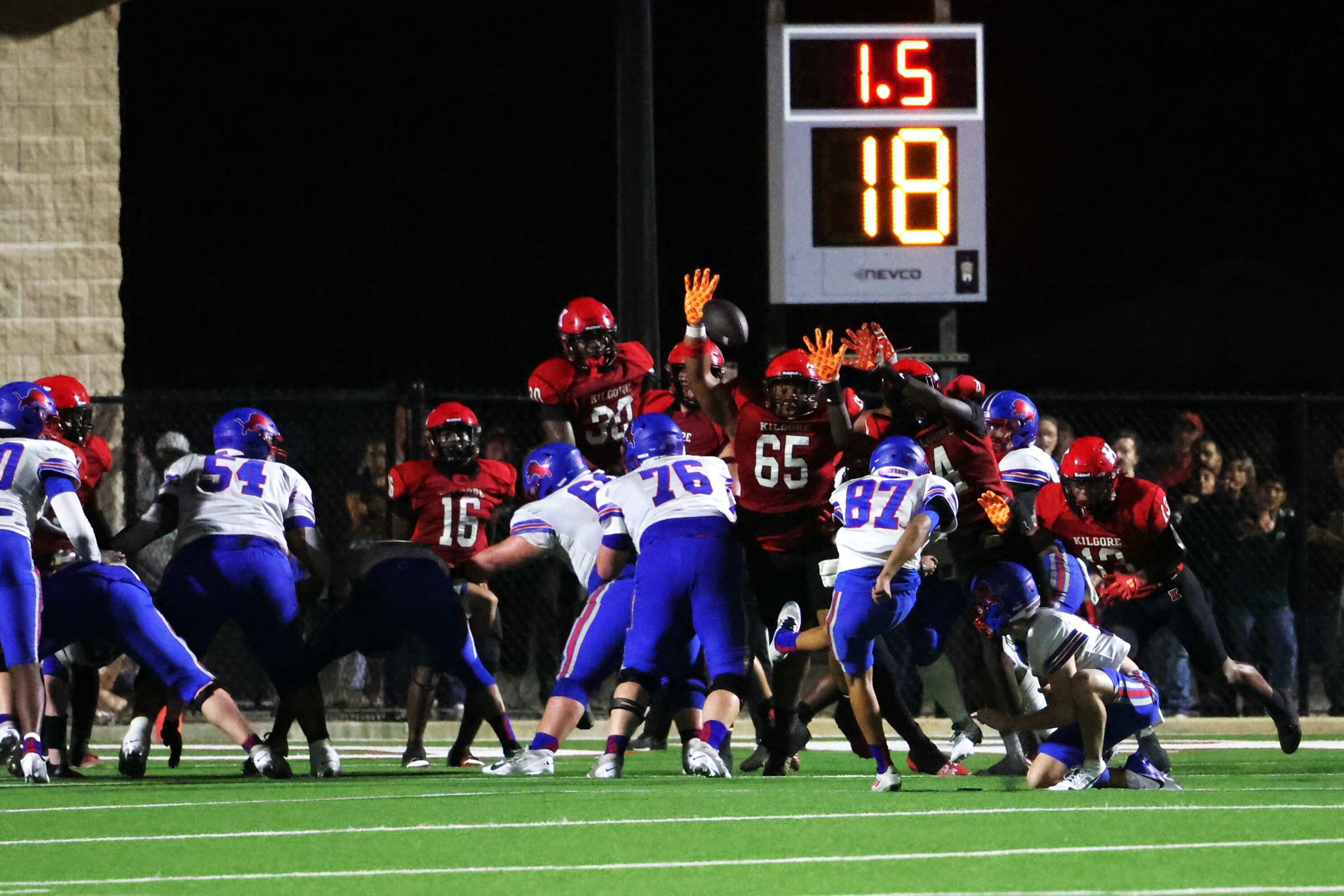 Henderson's Ivan Navarro hit a 20-yard field goal to put his team in front, 27-24, at the end of the game over Kilgore Friday night at R.E. St. John Memorial Stadium, Henderson's first win over Kilgore in five years. (Photo by DENNIS JACOBS - ETBLITZ.COM)