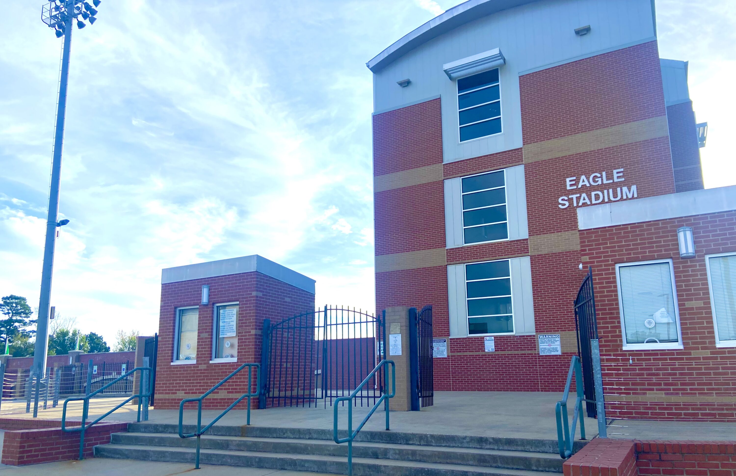 Tatum ISD's Eagle Stadium (above) and Carthage ISD Stadium (below) are the two sites this week that will host the very first ETBlitz Road Show, a 6:30 p.m. start, live at Tatum on Thursday night, prior to the kickoff of Tatum-Winnsboro, and at 6:30 p.m. on Friday, prior to the kickoff of Kilgore-Carthage. And we'll be live on YouTube, on the ETBlitz YouTube channel, on both nights. (Photo above by MITCH LUCAS - ETBLITZ.COM; photo inset courtesy of YOUTUBE.COM)