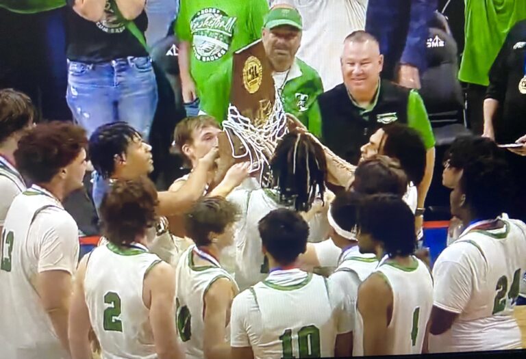 EAGLES SOAR TO STATE TITLE! Carr bids farewell with a masterpiece, a